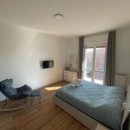 Soleo Guesthouse Монца Екстериор снимка