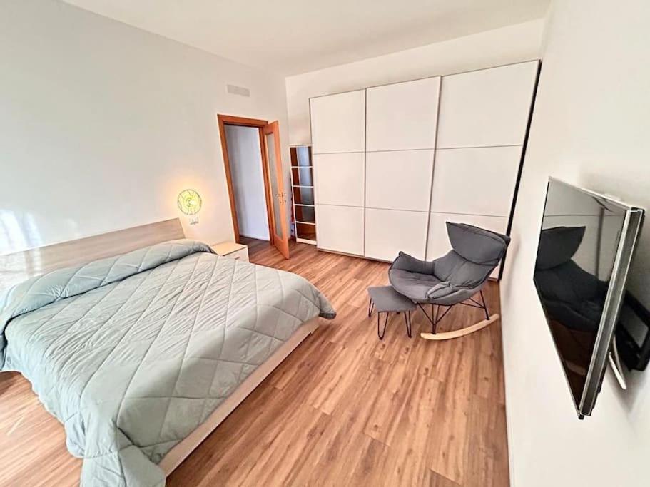 Soleo Guesthouse Монца Екстериор снимка