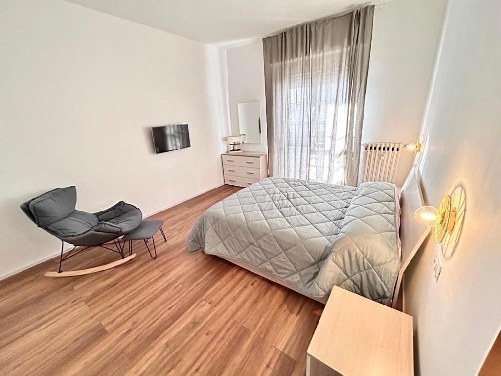 Soleo Guesthouse Монца Екстериор снимка